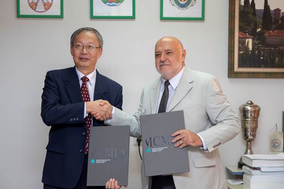 1572428797.jpg image002.jpg